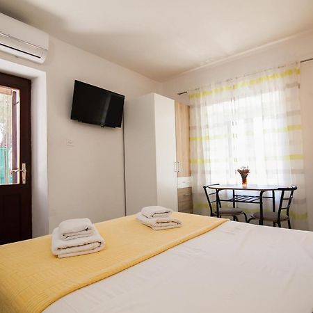 Old Town Accommodation Bol Exterior foto